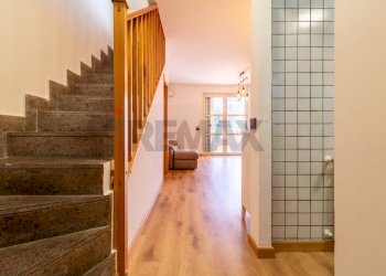 Scale - Casa semi indipendente Via Filippo Turati
 
100, Monterotondo - foto 3