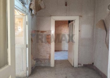 Hall / corridoio - Bilocale Via Leonardo Bianchi
 
1, Napoli - foto 15