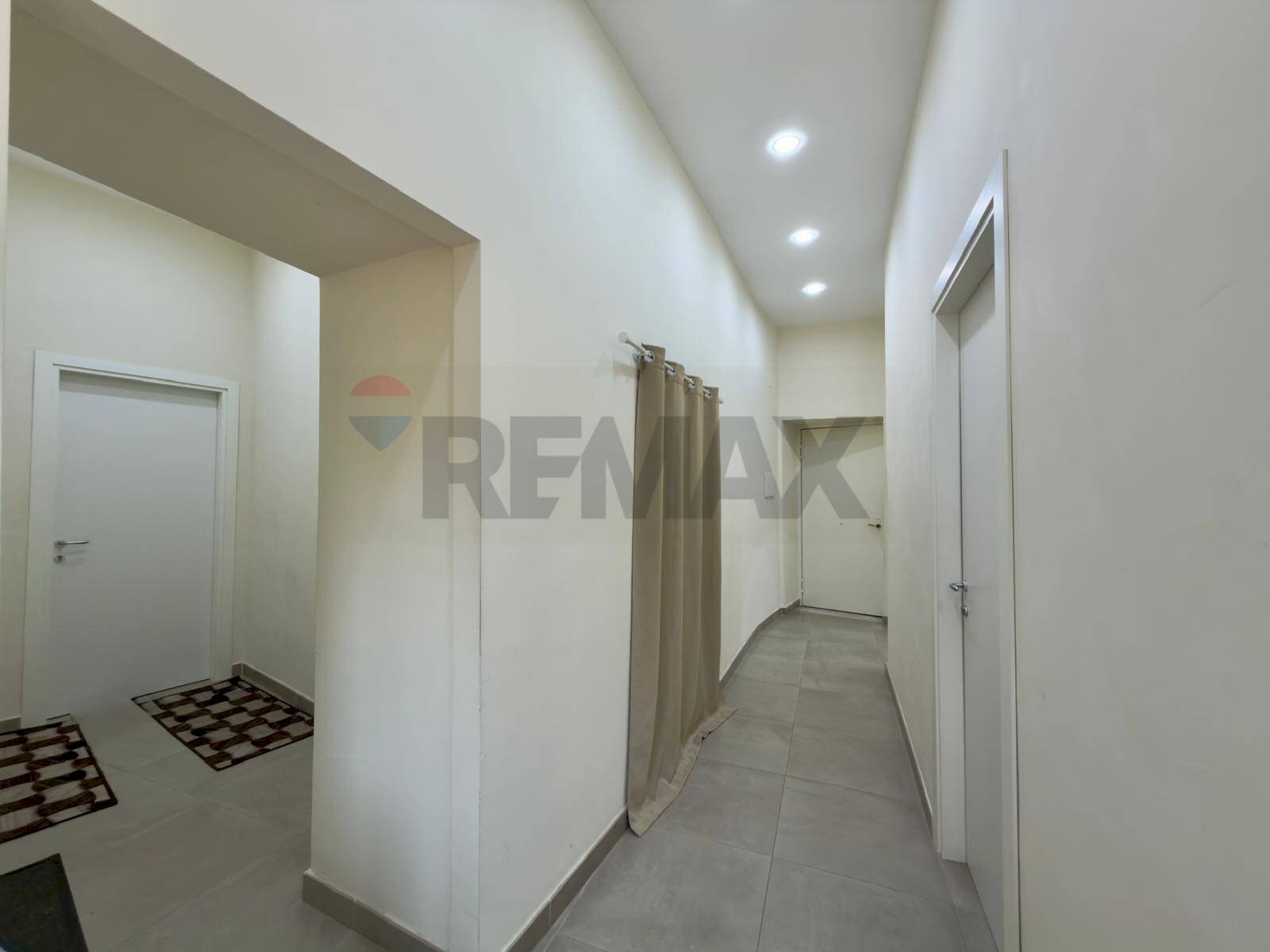 Hall / corridoio - Quadrilocale Via Pisanelli
 
23, Napoli - foto 2