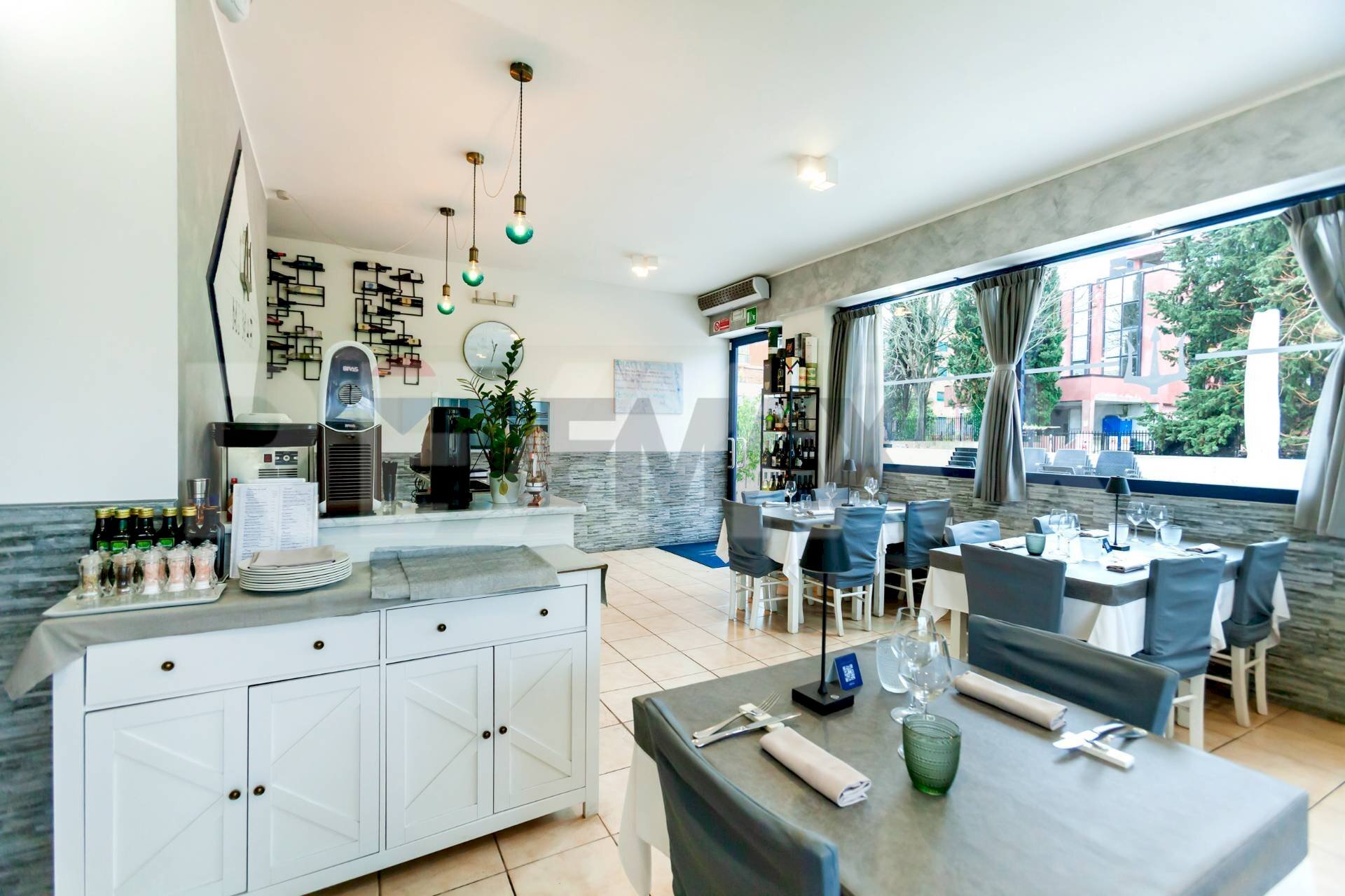 Sala da pranzo - Commercial Activity Via Di Pietralata
 
189, Roma - photo 1