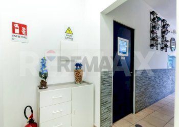 Ricezione / Lobby - Commercial Activity Via Di Pietralata
 
189, Roma - photo 17