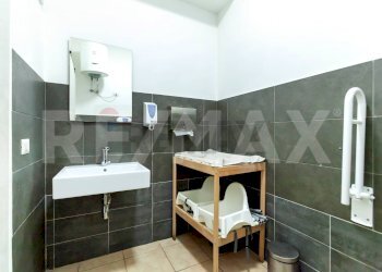 Bagno - Commercial Activity Via Di Pietralata
 
189, Roma - photo 21