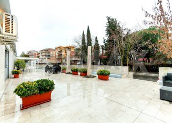 Edificio all\'aperto - Commercial Activity Via Di Pietralata
 
189, Roma - photo 29