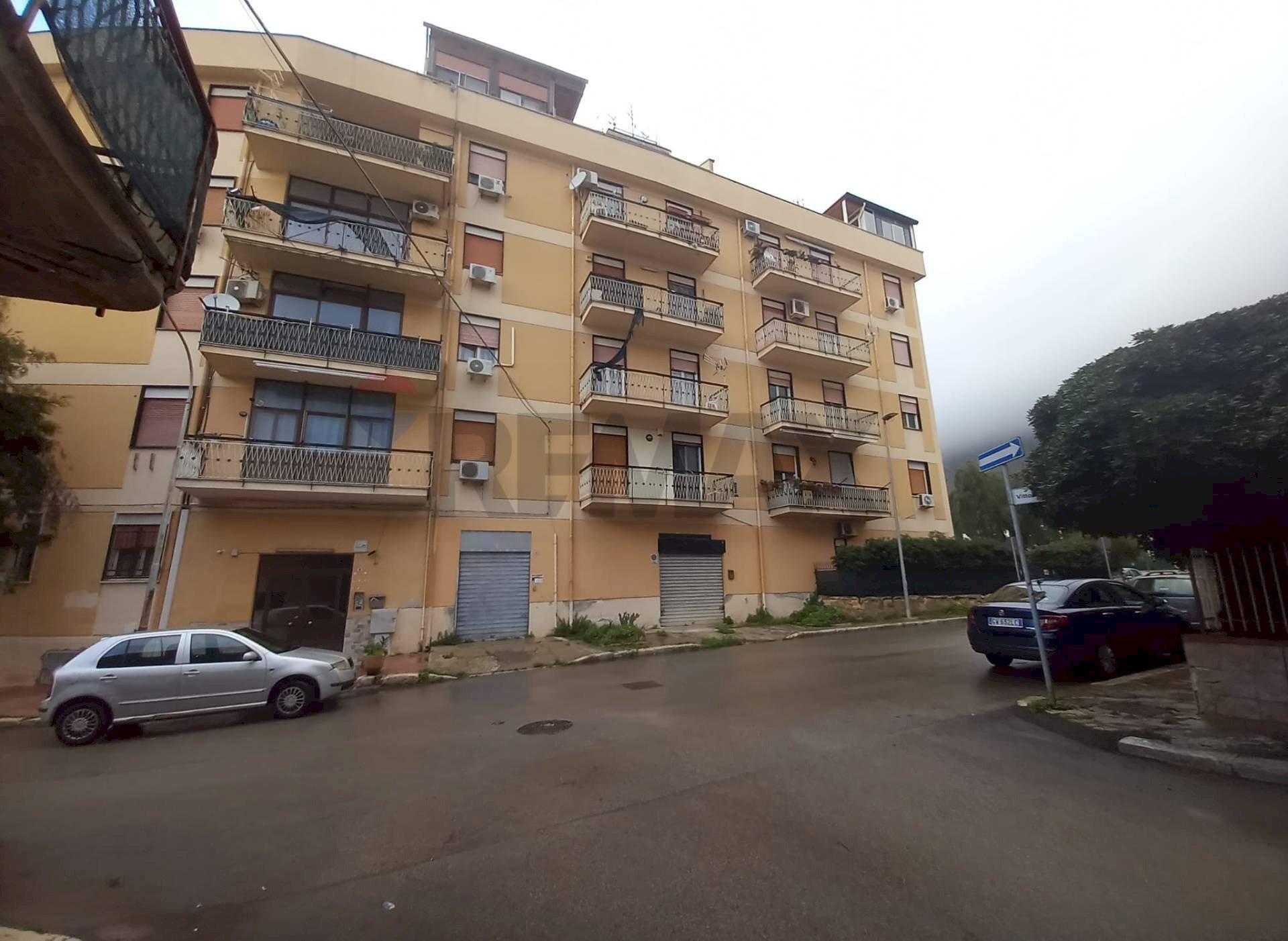 Edificio all\'aperto - Four-room apartment VIA VALENTINO MAZZOLA
 
5900, Capaci - photo 1