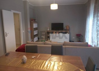 Sala da pranzo - Quadrilocale VIA VALENTINO MAZZOLA
 
5900, Capaci - foto 12