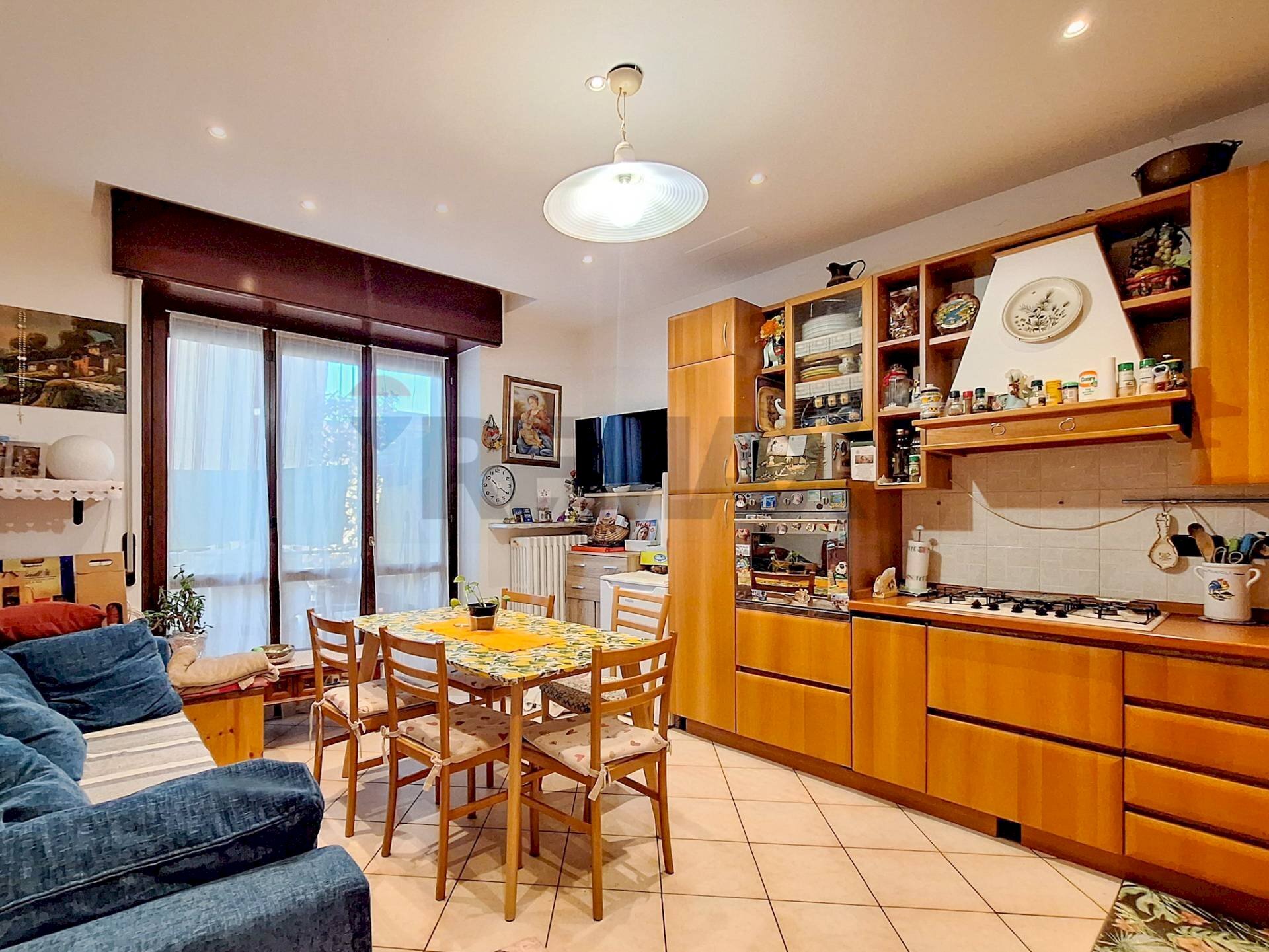 Sala da pranzo - Three-room apartment Via Carducci
 
15, Cairate - photo 1