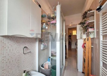 Bagno - Trilocale Via Carducci
 
15, Cairate - foto 7