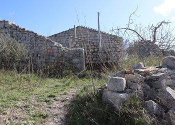 Vista delle montagne - Rustico C.da Scorsonara
 
snc, Ragusa - foto 7