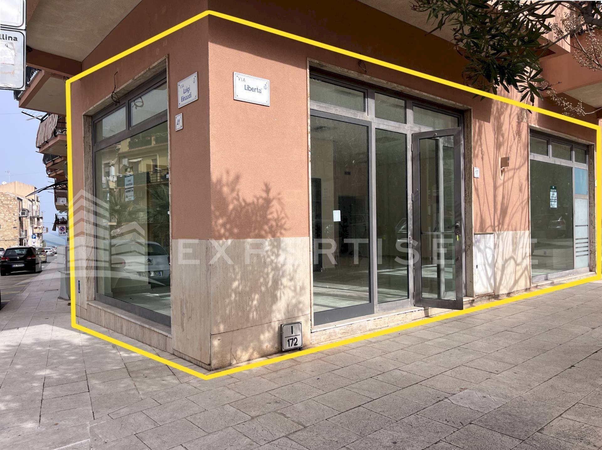 Foto 1 - Commercial Premises Via Libertà
 
17, Pollina - photo 1