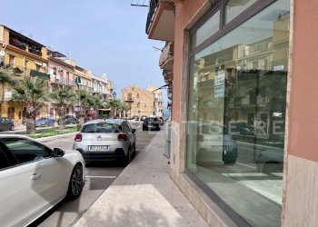 Foto 4 - Locale Commerciale Via Libertà
 
17, Pollina - foto 4