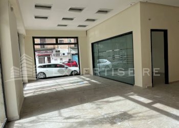 Foto 8 - Locale Commerciale Via Libertà
 
17, Pollina - foto 8