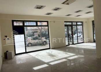 Foto 9 - Locale Commerciale Via Libertà
 
17, Pollina - foto 9