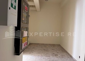 Foto 15 - Locale Commerciale Via Libertà
 
17, Pollina - foto 15