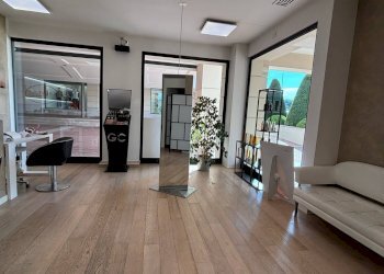 Foto 12 - Locale Commerciale Via Principe Umberto
 
15, Adro - foto 12