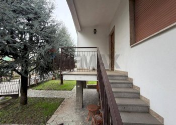 Scale - Villa via salvo d'acquisto
 
6, Pandino - foto 2