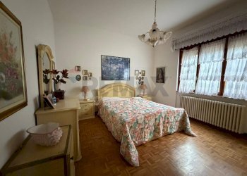 Camera / camera da letto - Villa via salvo d'acquisto
 
6, Pandino - foto 13