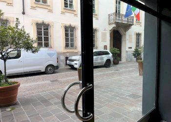 Edificio all\'aperto - Negozio Corso Roma
 
107, Lodi - foto 20