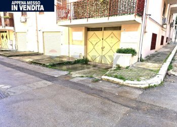 Edificio all\'aperto - Locale Commerciale Via Lazio
 
26, Capaci - foto 1