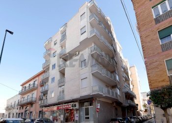 Edificio all\'aperto - Trilocale Via Genova
 
41, Gravina in Puglia - foto 1