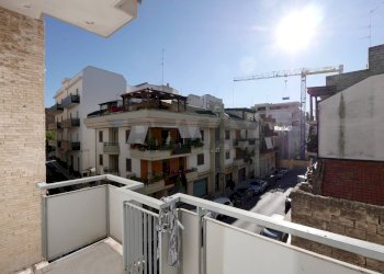 Balcone - Trilocale Via Genova
 
41, Gravina in Puglia - foto 8