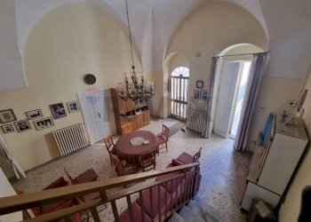 Sala da pranzo - Casa indipendente Via Museo
 
1/5, Gravina in Puglia - foto 9
