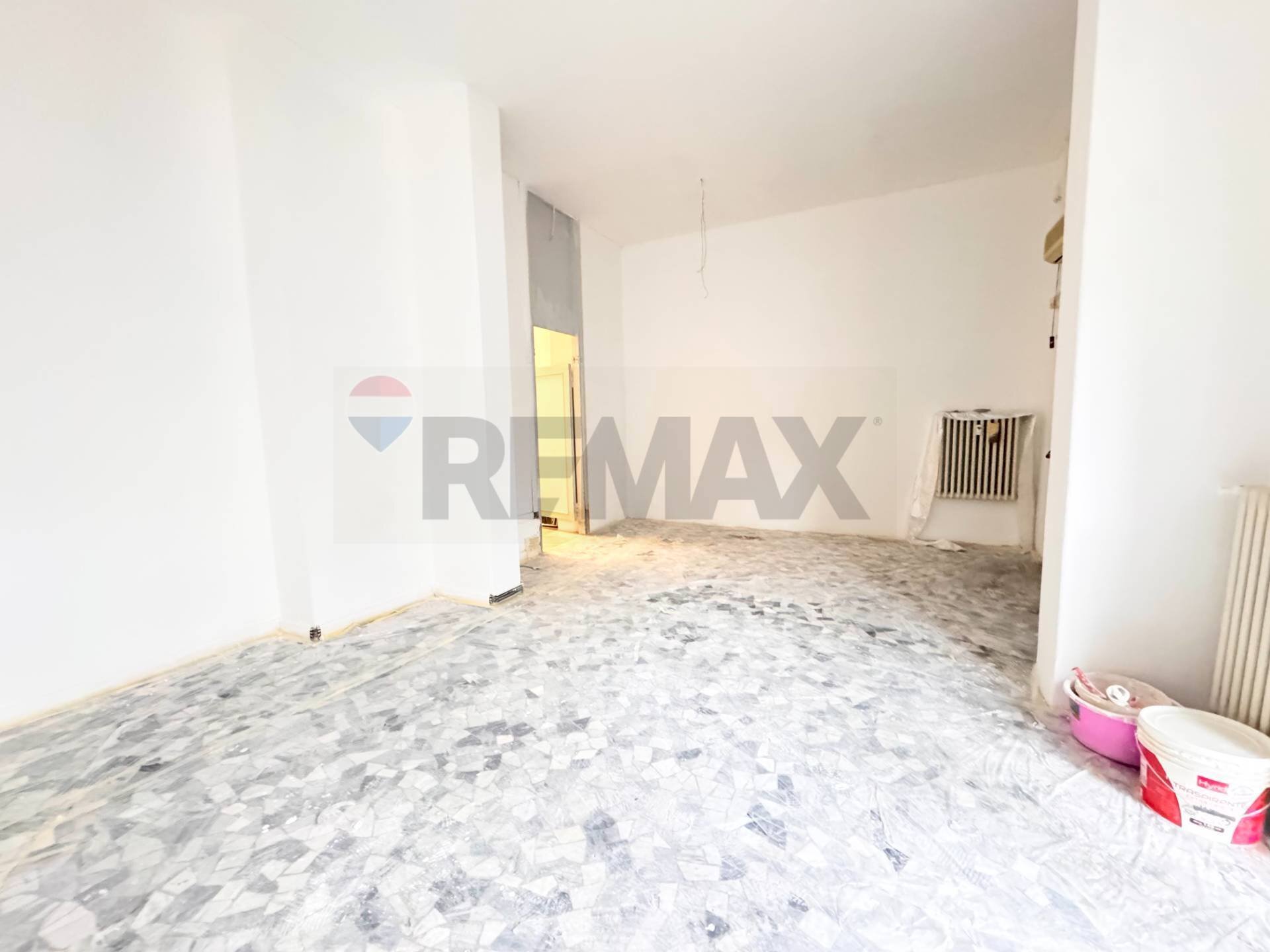 Stanza vuota - Commercial Premises Piazza Carlo Alberto Dalla Chiesa
 
78, Parma - photo 1