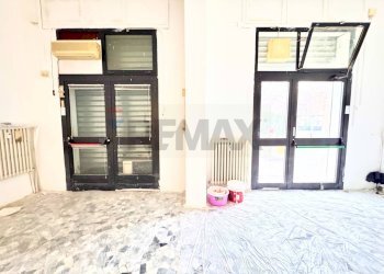 Edificio all\'aperto - Commercial Premises Piazza Carlo Alberto Dalla Chiesa
78, Parma - photo 4