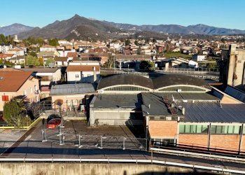 Foto 1 - Capannone Via Monte Sant'Elia
 
14, Induno Olona - foto 1