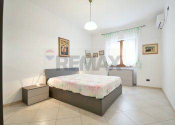 Camera Matrimoniale - Appartamento via Gramsci
 
8, Quartu Sant'Elena - foto 20