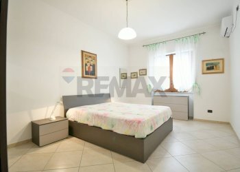 Camera Matrimoniale - Appartamento via Gramsci
 
8, Quartu Sant'Elena - foto 21