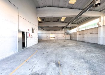 Foto 2 - Shed Vimercate - photo 2