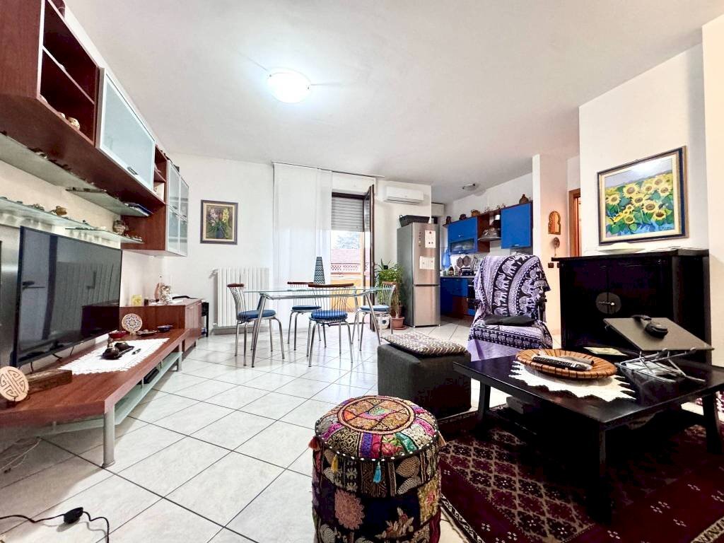 Salone - Three-room apartment via Antonio Vivaldi, Borgomanero - photo 1