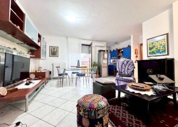 Salone - Trilocale via Antonio Vivaldi, Borgomanero - foto 1