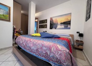 Camera da letto - Trilocale via Antonio Vivaldi, Borgomanero - foto 11