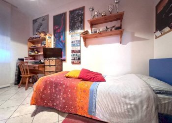 Camera da letto - Three-room apartment via Antonio Vivaldi, Borgomanero - photo 12