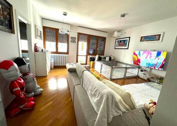 Salone - Trilocale via Giovanni Battista Morgagni, Bologna (zona Centro Storico) - foto 7