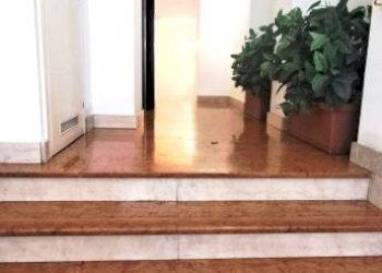 Interno palazzo - Trilocale via Giovanni Battista Morgagni, Bologna (zona Centro Storico) - foto 9