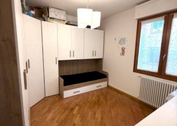 Camera da letto - Trilocale via Giovanni Battista Morgagni, Bologna (zona Centro Storico) - foto 26