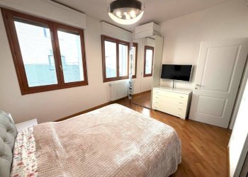 Camera da letto - Trilocale via Giovanni Battista Morgagni, Bologna (zona Centro Storico) - foto 37