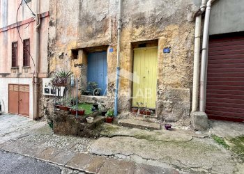 Foto 1 - Bilocale via trieste
 
4, Carini - foto 1