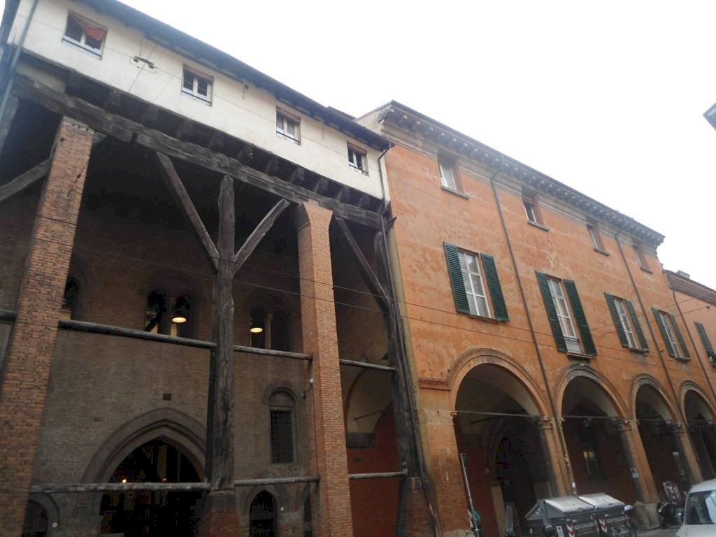 Facciata - Four-room apartment via Santo Stefano, 10, Bologna (neighborhood Centro Storico) - photo 1
