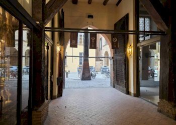 Interno non residenziale - Quadrilocale via Santo Stefano, 10, Bologna (zona Centro Storico) - foto 4