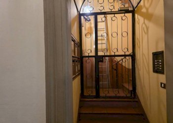 Interno palazzo - Quadrilocale via Santo Stefano, 10, Bologna (zona Centro Storico) - foto 6