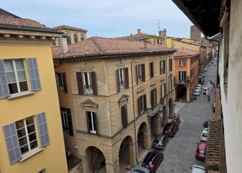 Vista - Quadrilocale via Santo Stefano, 10, Bologna (zona Centro Storico) - foto 9