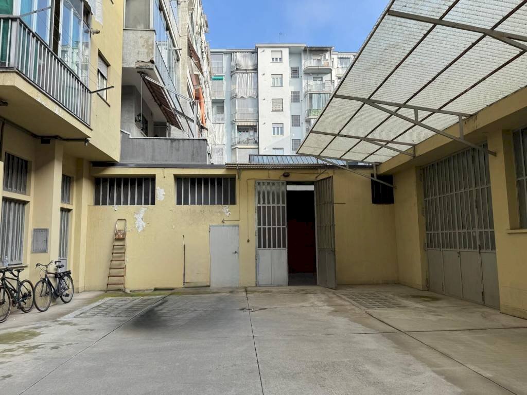 Cortile interno - Loft via Carlo Pizzorno, 3, Torino (zona Lingotto) - foto 3