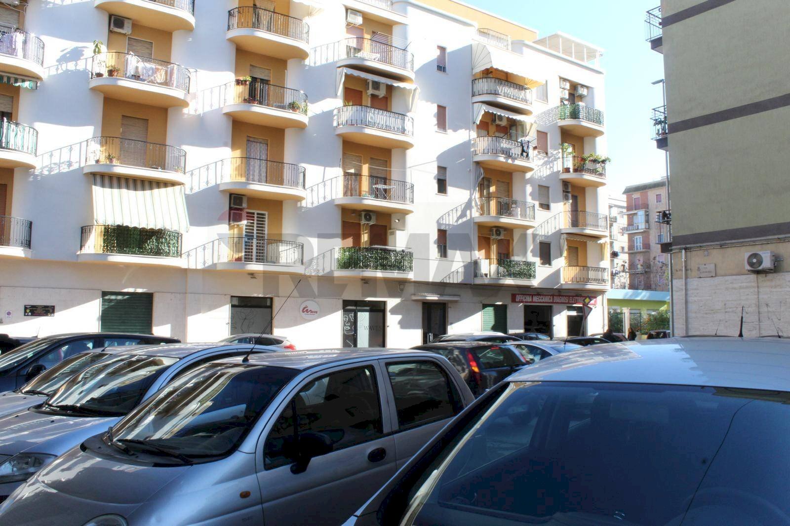 Edificio all\'aperto - Trilocale Via Pascoli
 
6, Trani - foto 2