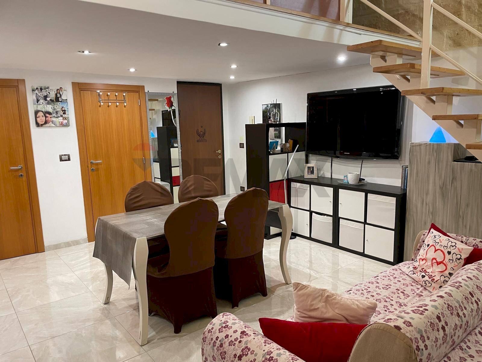 Sala da pranzo - Monolocale Via Maiorano
 
55, Trani - foto 2