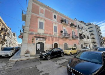 Edificio all\'aperto - Monolocale Via Maiorano
 
55, Trani - foto 3