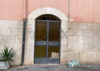 Edificio all\'aperto - Monolocale Via Maiorano
 
55, Trani - foto 4