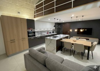 Sala da pranzo - Monolocale Via Maiorano
 
55, Trani - foto 8